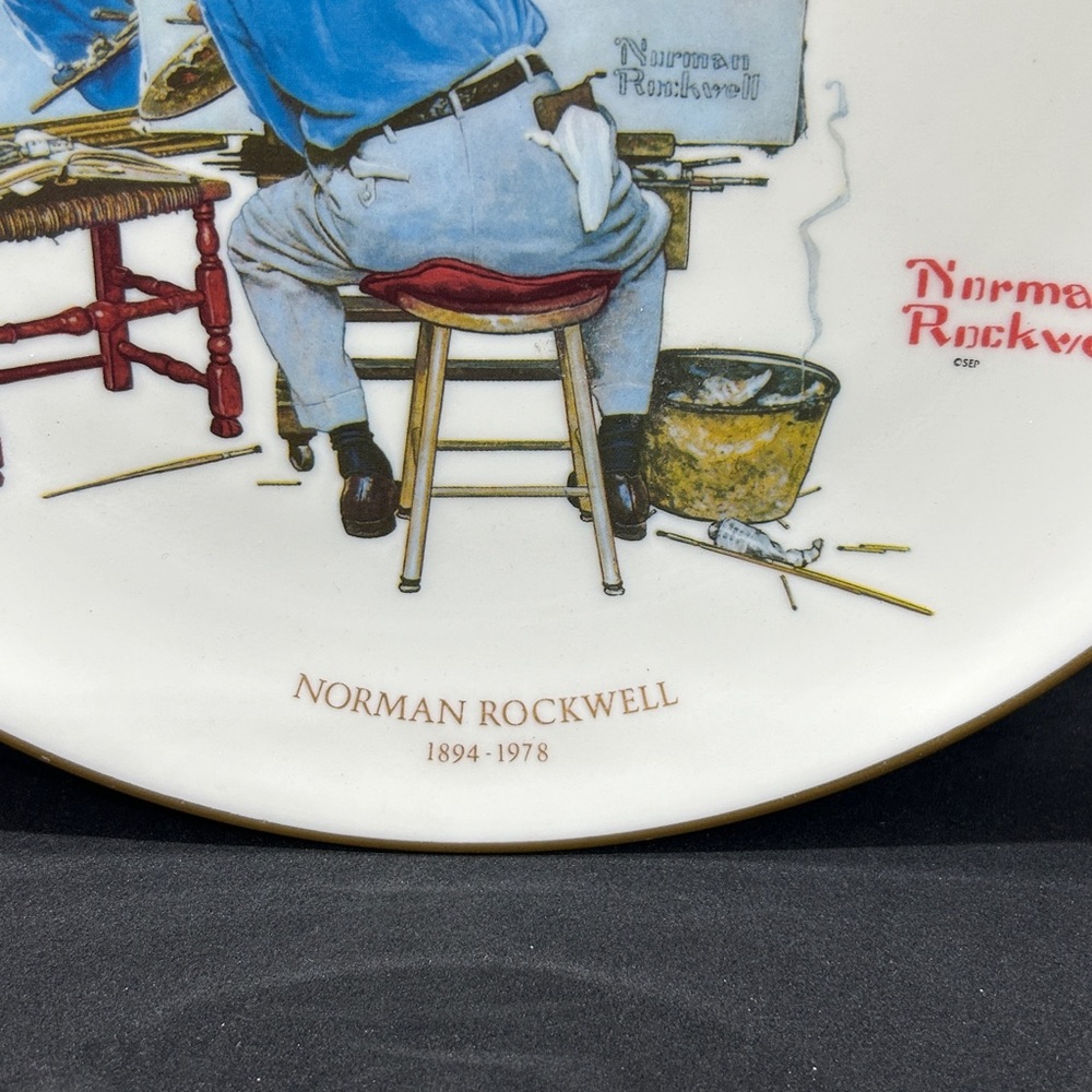 Norman Rockwell Artist at Work Plate with Blue and Red Details 10.75” inch. - Picture 4 of 7